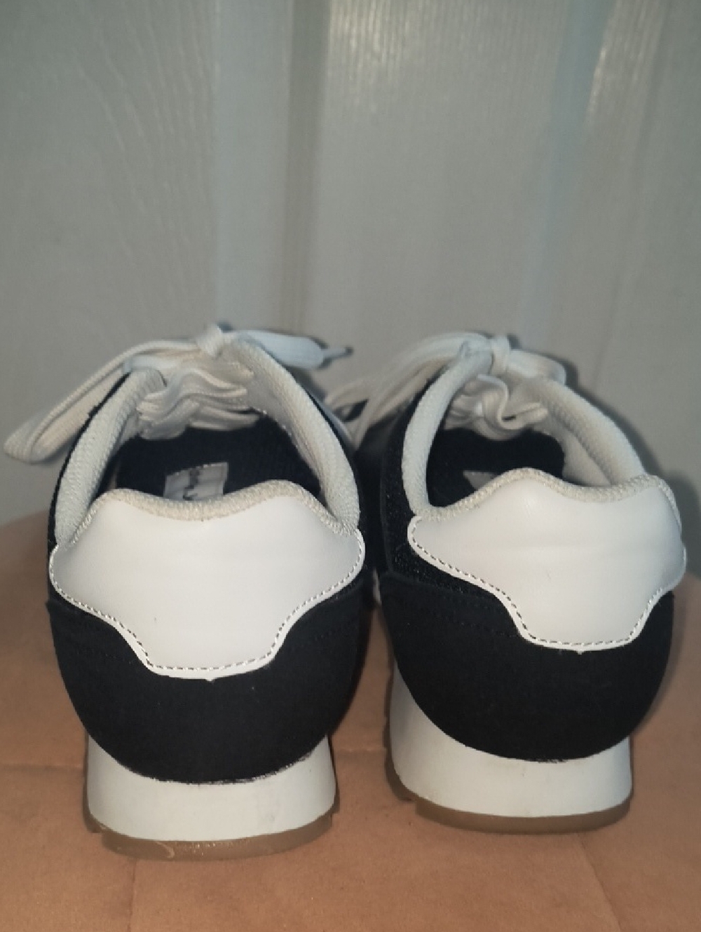 Calvin Klein Camina Sneaker Women's Size 7 - Picture 6 of 8